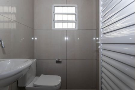 Casa para alugar com 220m², 3 quartos e 3 vagasBanheiro de Serviço