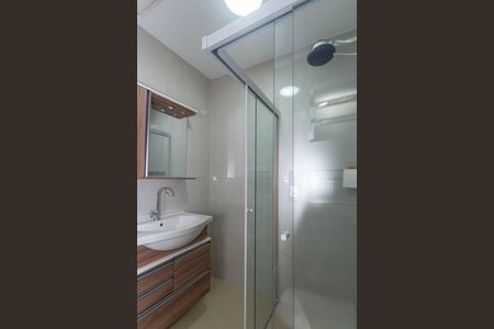 Casa para alugar com 220m², 3 quartos e 3 vagasBanheiro Social