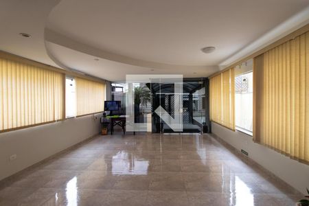 Apartamento à venda com 62m², 2 quartos e 1 vaga Apartamento à venda com 62m², 2 quartos e 1 vagaHall social