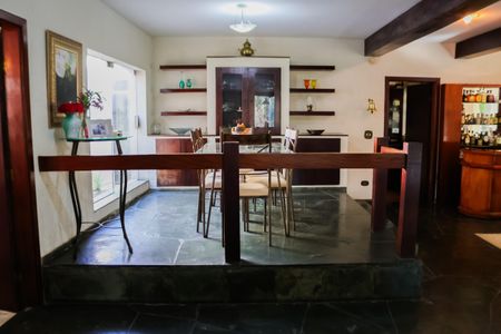 Casa para alugar com 2000m², 3 quartos e 10 vagas Casa para alugar com 2000m², 3 quartos e 10 vagasSala