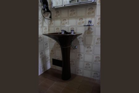 Casa para alugar com 2000m², 3 quartos e 10 vagas Casa para alugar com 2000m², 3 quartos e 10 vagasBanheiro