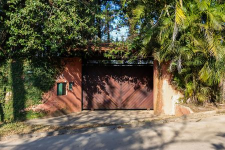 Casa para alugar com 2000m², 3 quartos e 10 vagas Casa para alugar com 2000m², 3 quartos e 10 vagasFachada