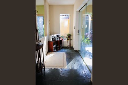 Casa para alugar com 2000m², 3 quartos e 10 vagas Casa para alugar com 2000m², 3 quartos e 10 vagasSala