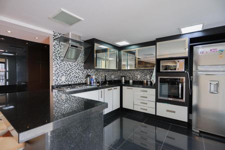 Apartamento à venda com 109m², 2 quartos e 2 vagas Apartamento à venda com 109m², 2 quartos e 2 vagasCozinha