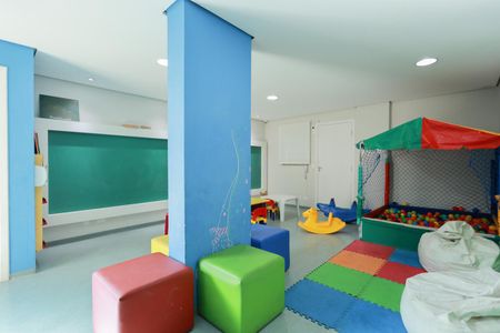 Apartamento à venda com 109m², 2 quartos e 2 vagas Apartamento à venda com 109m², 2 quartos e 2 vagasÁrea comum - Brinquedoteca