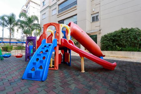 Apartamento à venda com 109m², 2 quartos e 2 vagas Apartamento à venda com 109m², 2 quartos e 2 vagasÁrea comum - Playground