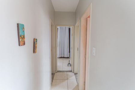 Corredor de apartamento para alugar com 3 quartos, 110m² em Nova Floresta, Belo Horizonte