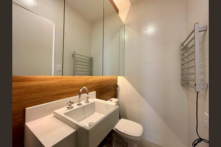 Apartamento à venda com 154m², 3 quartos e 1 vaga Apartamento à venda com 154m², 3 quartos e 1 vagaBanheiro social 1