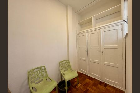 Apartamento à venda com 154m², 3 quartos e 1 vaga Apartamento à venda com 154m², 3 quartos e 1 vagaQuarto de Serviço