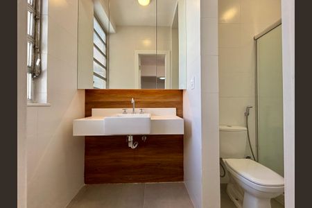 Apartamento à venda com 154m², 3 quartos e 1 vaga Apartamento à venda com 154m², 3 quartos e 1 vagaBanheiro social 2