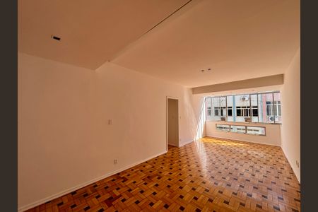 Apartamento à venda com 154m², 3 quartos e 1 vaga Apartamento à venda com 154m², 3 quartos e 1 vagaSala