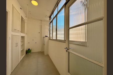 Apartamento à venda com 154m², 3 quartos e 1 vaga Apartamento à venda com 154m², 3 quartos e 1 vagaÁrea de serviço