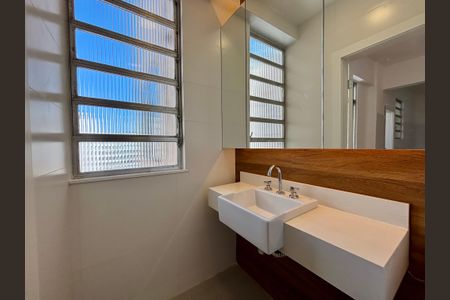 Apartamento à venda com 154m², 3 quartos e 1 vaga Apartamento à venda com 154m², 3 quartos e 1 vagaBanheiro social 2