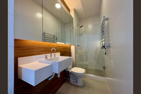 Apartamento à venda com 154m², 3 quartos e 1 vaga Apartamento à venda com 154m², 3 quartos e 1 vagaBanheiro da Suíte