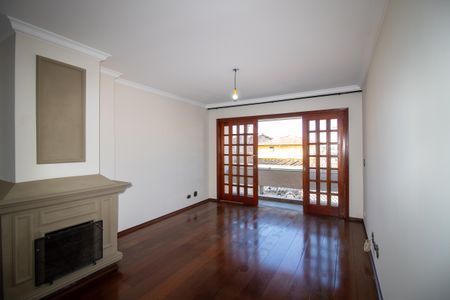 Casa à venda com 336m², 4 quartos e 4 vagasSala