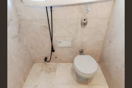 Casa à venda com 231m², 3 quartos e 4 vagas Casa à venda com 231m², 3 quartos e 4 vagasBanheiro da Suíte 1