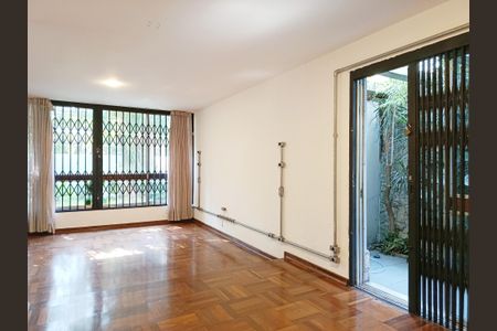 Casa à venda com 231m², 3 quartos e 4 vagas Casa à venda com 231m², 3 quartos e 4 vagasSala