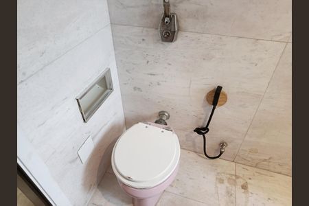 Casa à venda com 231m², 3 quartos e 4 vagas Casa à venda com 231m², 3 quartos e 4 vagasBanheiro Social