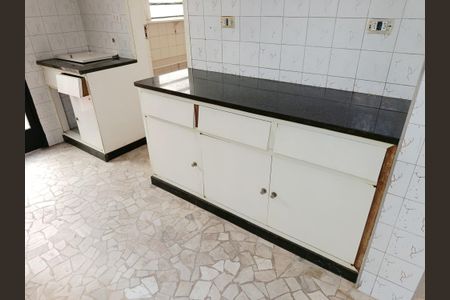 Casa à venda com 231m², 3 quartos e 4 vagas Casa à venda com 231m², 3 quartos e 4 vagasCozinha