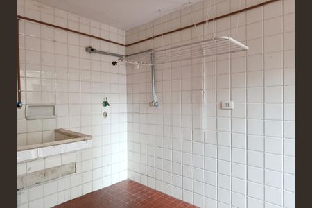 Casa à venda com 231m², 3 quartos e 4 vagas Casa à venda com 231m², 3 quartos e 4 vagasLavanderia