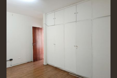 Casa à venda com 231m², 3 quartos e 4 vagas Casa à venda com 231m², 3 quartos e 4 vagasQuarto 3