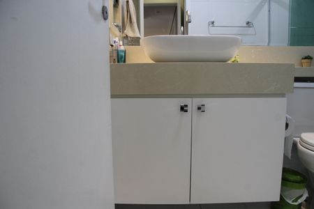 Apartamento à venda com 87m², 2 quartos e 2 vagasBanheiro da Suíte