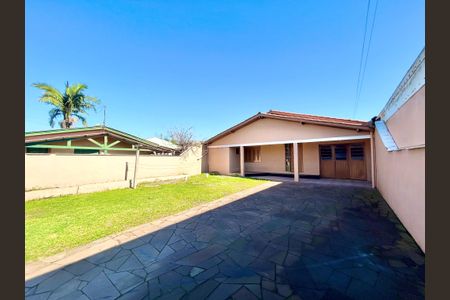 Casa à venda com 130m², 4 quartos e 2 vagasFachada