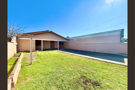 Casa à venda com 130m², 4 quartos e 2 vagasFachada