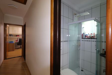 Apartamento à venda com 200m², 4 quartos e 3 vagasCorredor piso superior