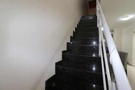 Apartamento à venda com 200m², 4 quartos e 3 vagasEscada