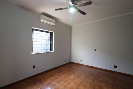 Casa para alugar com 262m², 5 quartos e 5 vagasSuíte