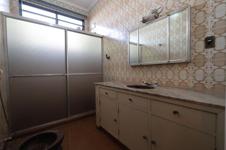 Casa para alugar com 262m², 5 quartos e 5 vagasBanheiro