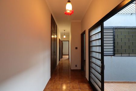 Casa para alugar com 262m², 5 quartos e 5 vagasCorredor