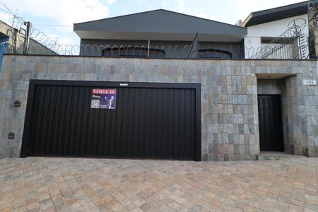 Casa para alugar com 262m², 5 quartos e 5 vagasFachada