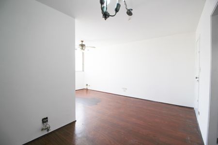 Apartamento à venda com 115m², 3 quartos e 1 vaga Apartamento à venda com 115m², 3 quartos e 1 vagaSala