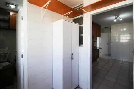 Apartamento à venda com 115m², 3 quartos e 1 vaga Apartamento à venda com 115m², 3 quartos e 1 vagaÁrea de Serviço