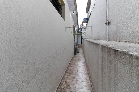 Casa à venda com 150m², 2 quartos e 4 vagas Casa à venda com 150m², 2 quartos e 4 vagasEntrada