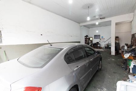 Casa à venda com 150m², 2 quartos e 4 vagas Casa à venda com 150m², 2 quartos e 4 vagasGaragem
