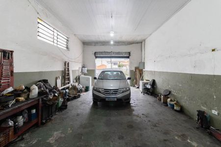 Casa à venda com 150m², 2 quartos e 4 vagas Casa à venda com 150m², 2 quartos e 4 vagasGaragem