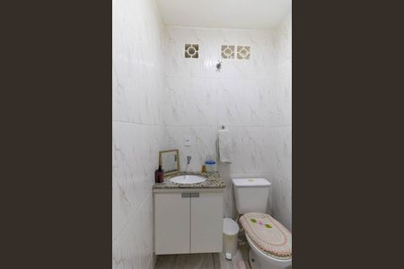 Casa à venda com 150m², 2 quartos e 4 vagas Casa à venda com 150m², 2 quartos e 4 vagasLavabo