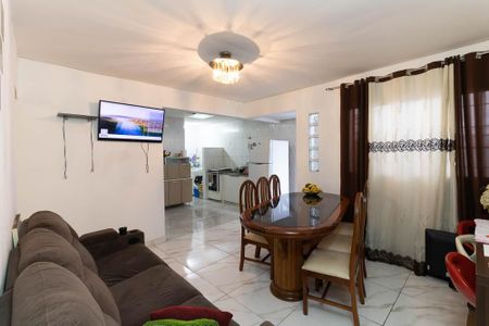 Casa à venda com 150m², 2 quartos e 4 vagas Casa à venda com 150m², 2 quartos e 4 vagasSala