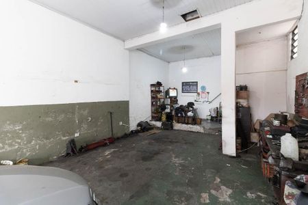 Casa à venda com 150m², 2 quartos e 4 vagas Casa à venda com 150m², 2 quartos e 4 vagasGaragem