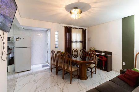 Casa à venda com 150m², 2 quartos e 4 vagas Casa à venda com 150m², 2 quartos e 4 vagasSala