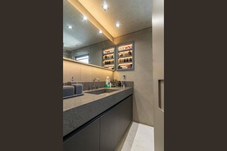 Apartamento à venda com 267m², 3 quartos e 3 vagasBanheiro da Suíte 1