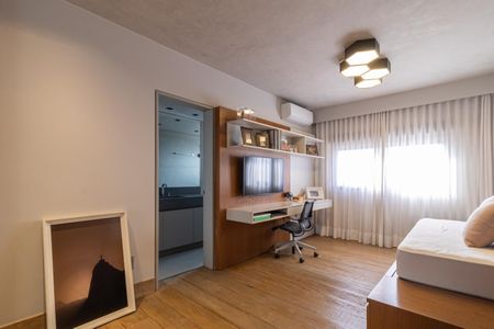 Apartamento à venda com 267m², 3 quartos e 3 vagasSuíte 2