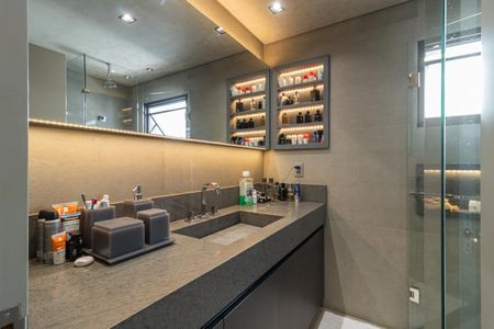 Apartamento à venda com 267m², 3 quartos e 3 vagasBanheiro da Suíte 1