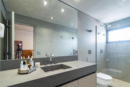 Apartamento à venda com 267m², 3 quartos e 3 vagasBanheiro da Suíte 2