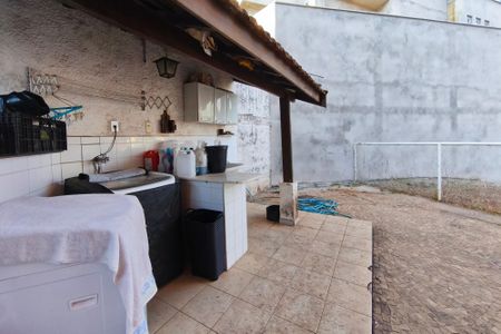 Casa para alugar com 250m², 2 quartos e 4 vagasÁrea de Serviço