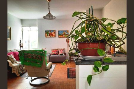 Apartamento à venda com 106m², 2 quartos e 1 vaga