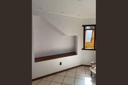 Casa à venda com 5 quartos, 125m² em Sapê, Niterói